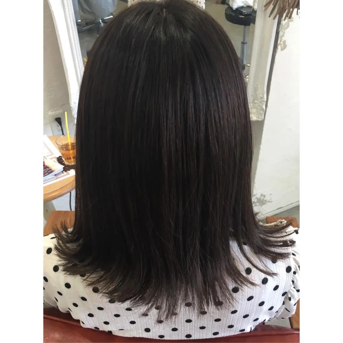 セミロング カラー グレージュ fio マナミのヘアスタイル