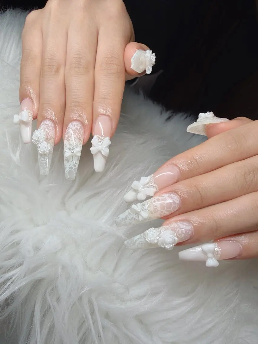 ネイル 長さ出し グラデーション 卒業式 キラキラネイル マグネットネイル Lee Nailsのネイルデザイン