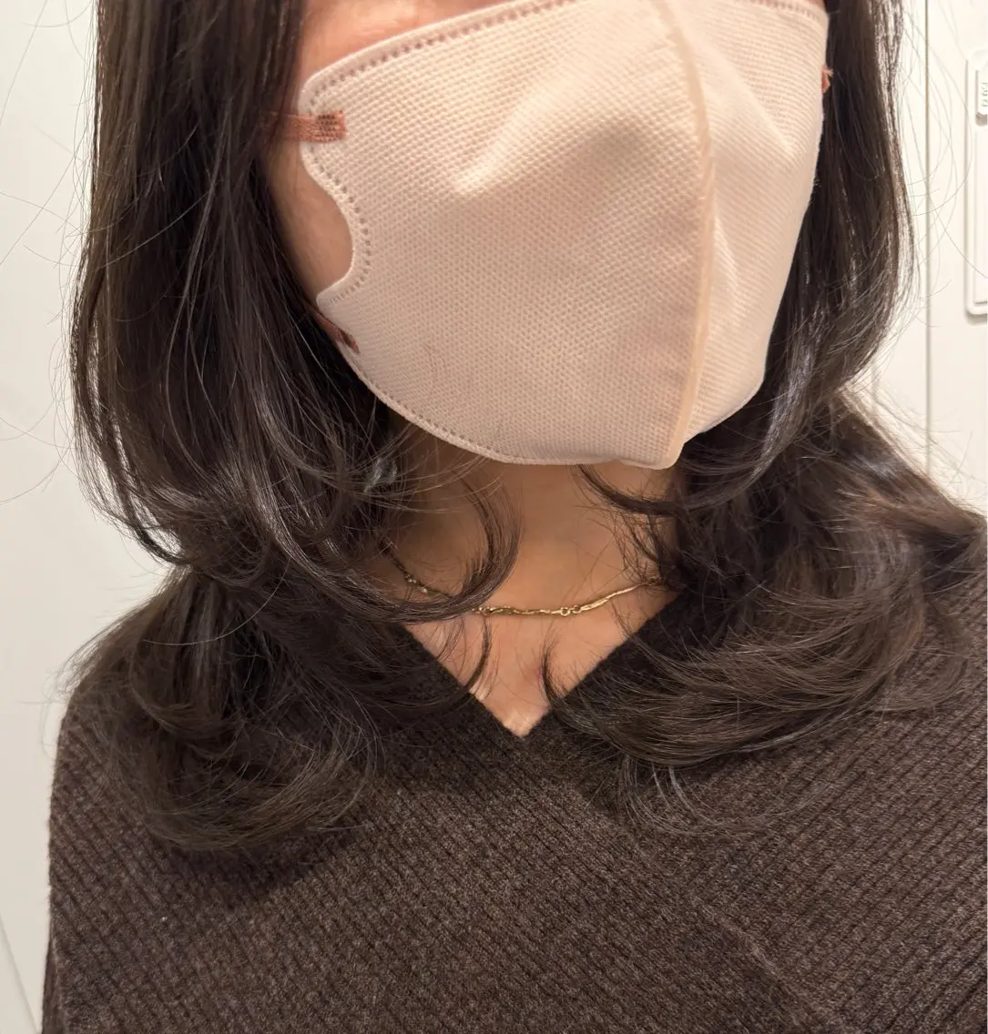ミディアム 石崎 真維のヘアスタイル