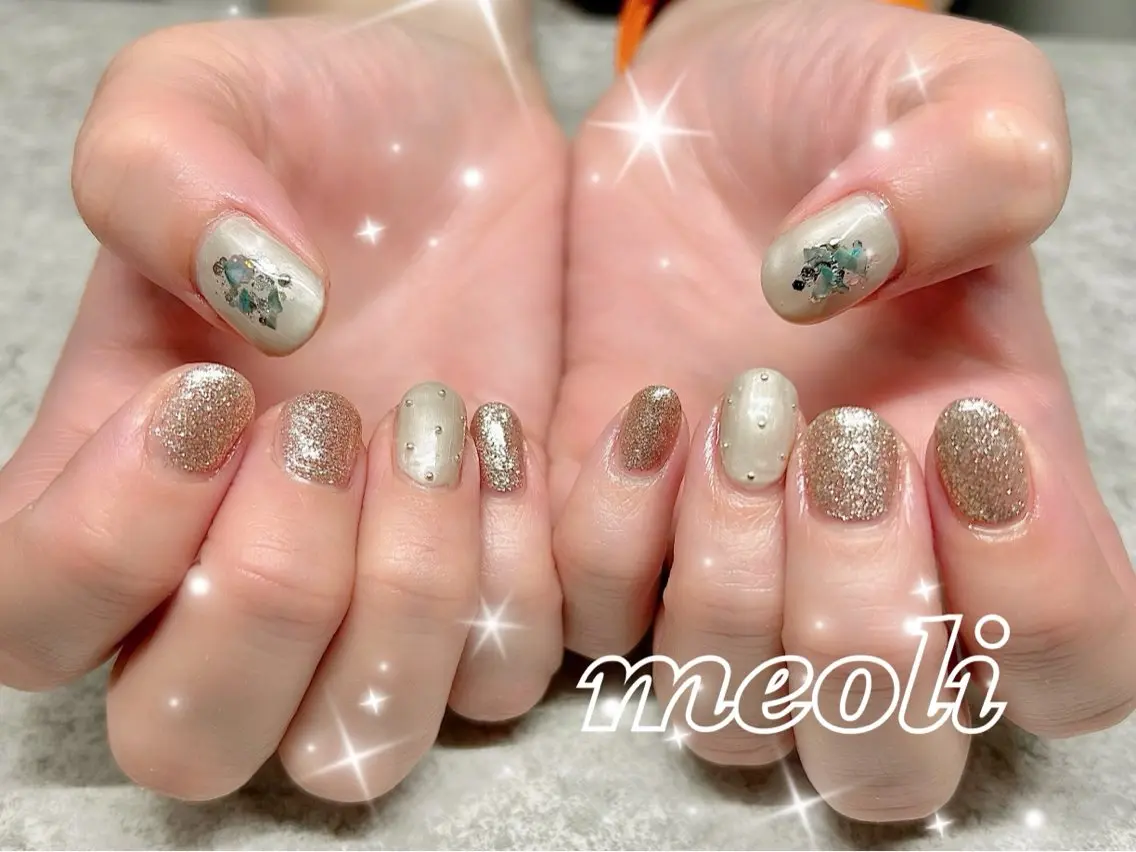 ネイル アートネイル ブラウン ラメ(グリッター) ワンカラーネイル シルバー ハンドネイル nail salon meoli　アヤのネイルデザイン