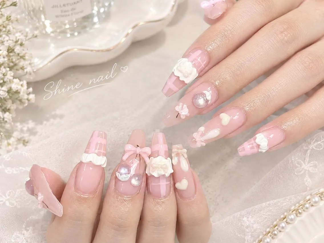 ネイル サイナ🎀 長さだし&デザインのネイルデザイン