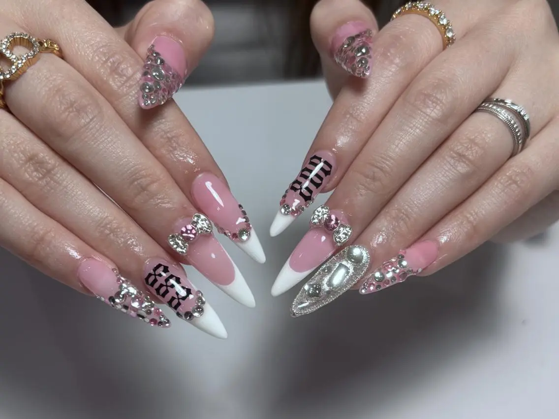 ネイル 長さ出し グラデーション 卒業式 キラキラネイル マグネットネイル Emi🌸Belle Nail Salonのネイルデザイン
