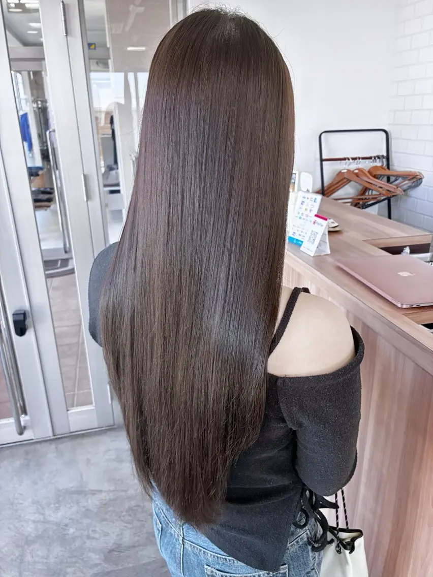 ロング 髪質改善 縮毛矯正 髪質改善が得意✨ 榎本亜衣のヘアスタイル