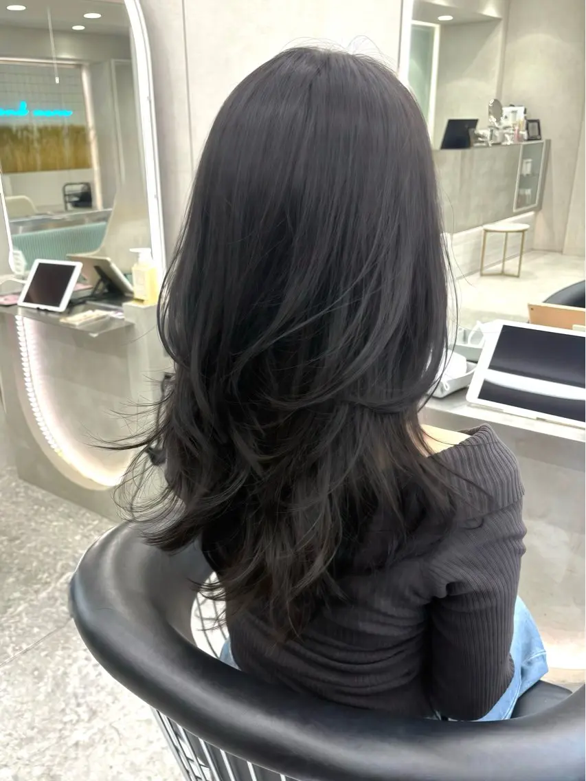 ミディアム カラー ヘアアレンジ カット ヘアカラー fumika🎀 ベージュのヘアスタイル