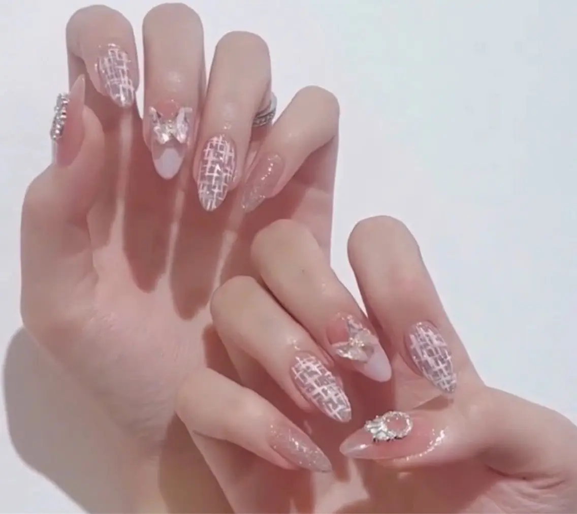 ネイル オーロラネイル フレンチネイル ジェルネイル ハロウィン キラキラネイル ハンドネイル H.baby Nail Salonのネイルデザイン