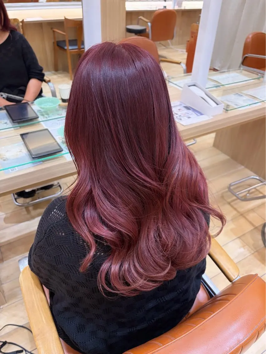 ロング ヘアカラー トリートメント 新宿 愛香のヘアスタイル