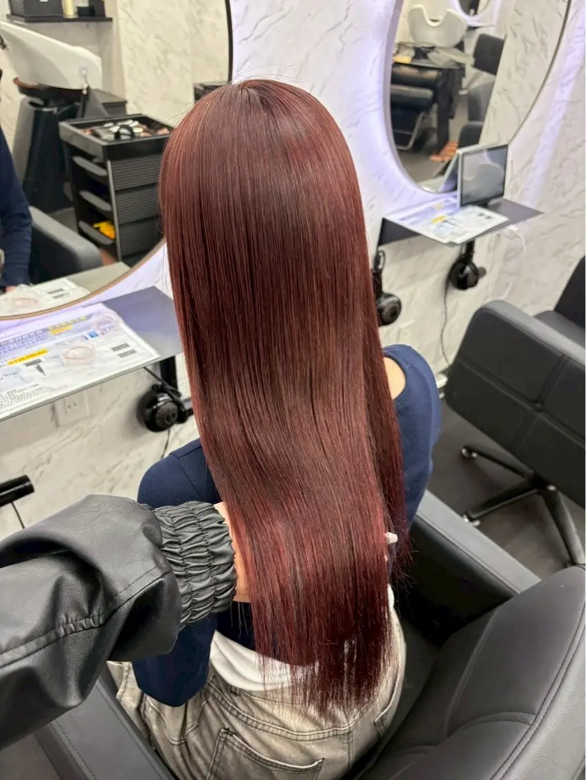 ロング カラー ボルドーカラー ピンクカラー レッドカラー ローズカラー 韓国風ヘア ヘアカラー ⋆✦ Leon カット¥1100‼️のヘアスタイル
