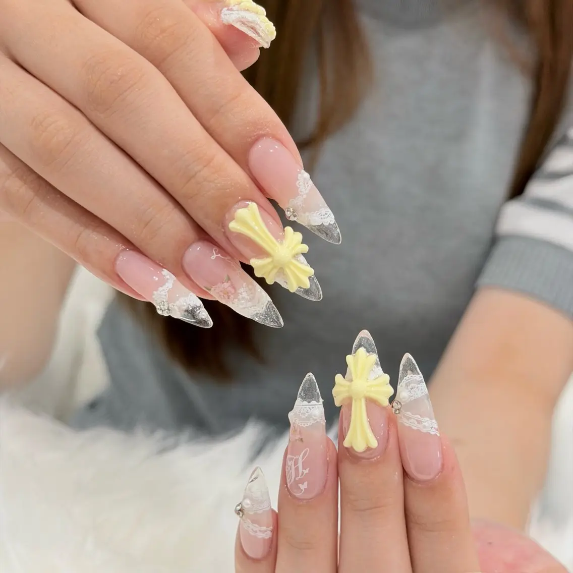 ネイル オーロラネイル フレンチネイル ジェルネイル グラデーション 韓国ネイル ハンドネイル Luci Nailのネイルデザイン