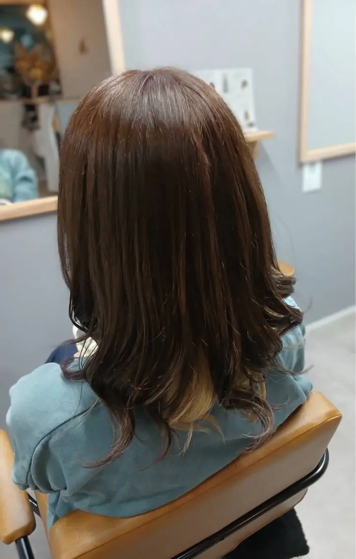 ミディアム カラー ミディアムレイヤー アッシュ アッシュブラウン ブリーチ ブラウンカラー hair salon sourireのヘアスタイル