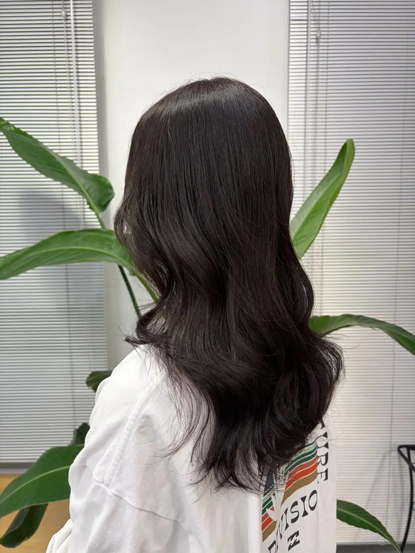 セミロング ヘアカラー ワンホン/韓国ヘア 🖤櫻木李紗のヘアスタイル
