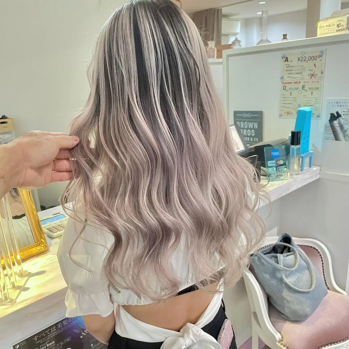 ロング レイヤーカット ヘアカラー トリートメント Lit.豊橋 夏目のヘアスタイル