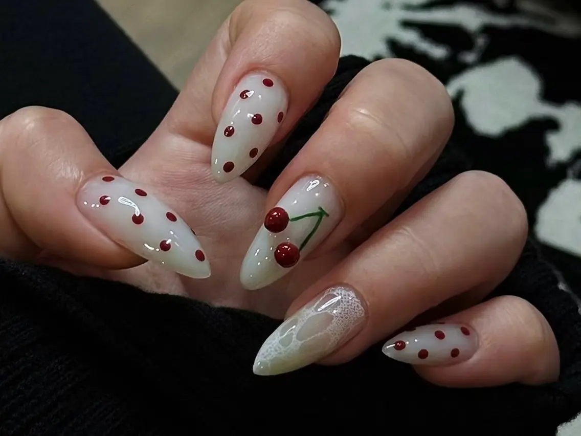 ネイル オーロラネイル 長さ出し フレンチネイル ジェルネイル ガラスフレンチ Rela・S NAILのネイルデザイン