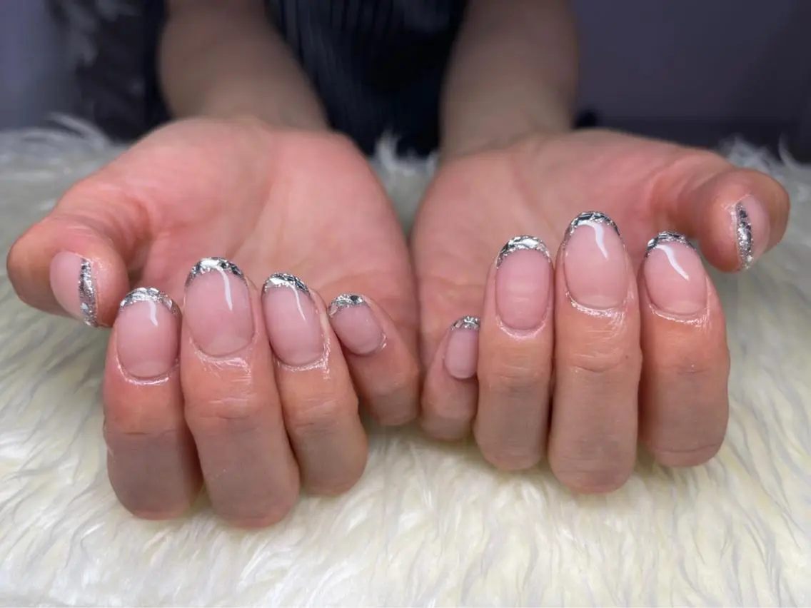 ネイル 長さ出し フレンチネイル ジェルネイル ガラスフレンチ 韓国ネイル ハンドネイル Nail&eye Belire 新宿のネイルデザイン