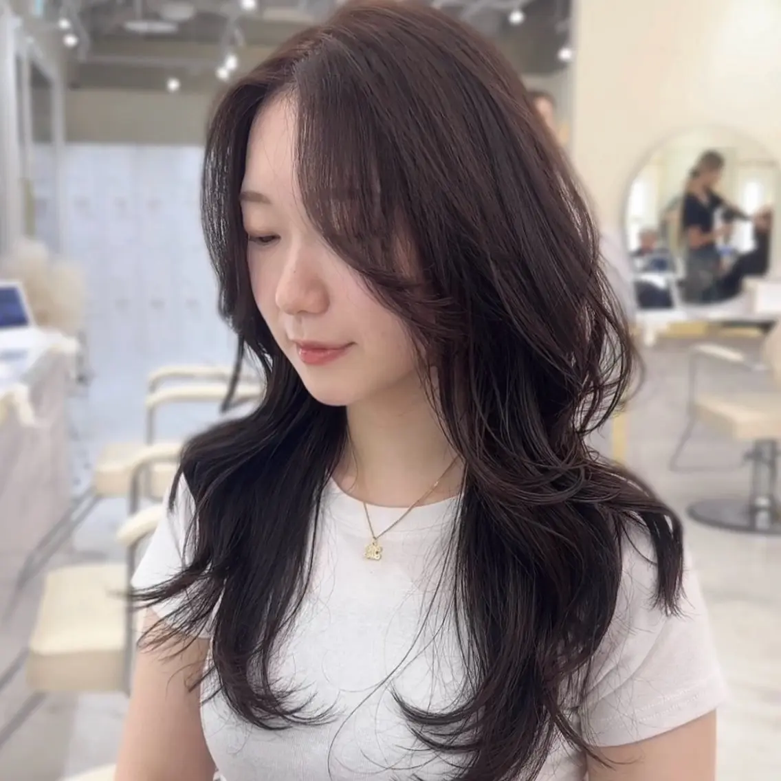 ロング カラー ヘアアレンジ 韓国風ヘア 似合わせカット 小顔カット レイヤーカット🤍 RINAのヘアスタイル