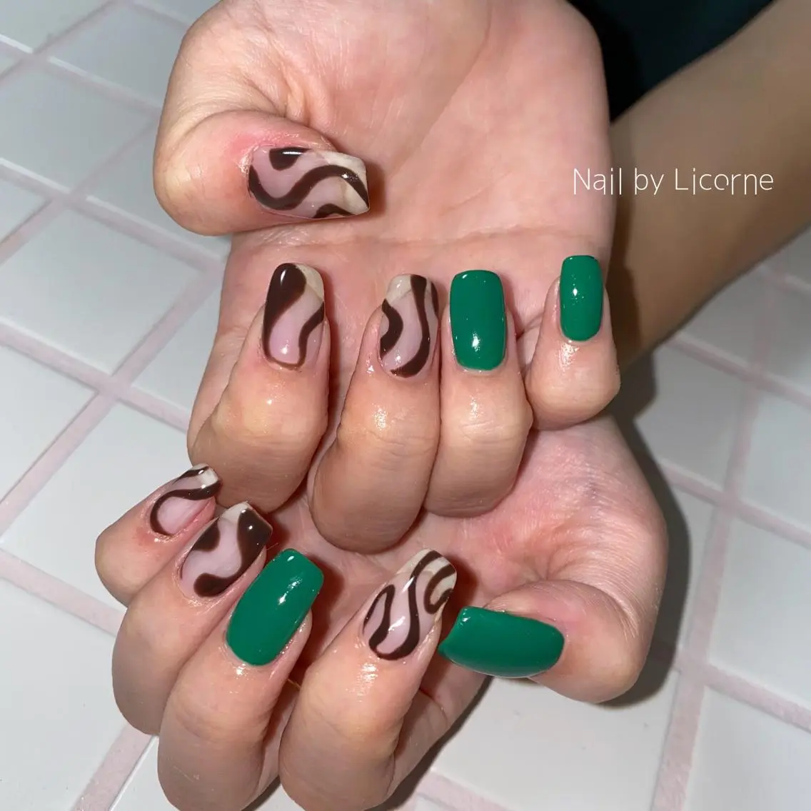 ネイル アートネイル オーロラネイル フレンチネイル 氷ネイル・うるうるネイル マグネットネイル ハンドネイル Nail by Licorneのネイルデザイン