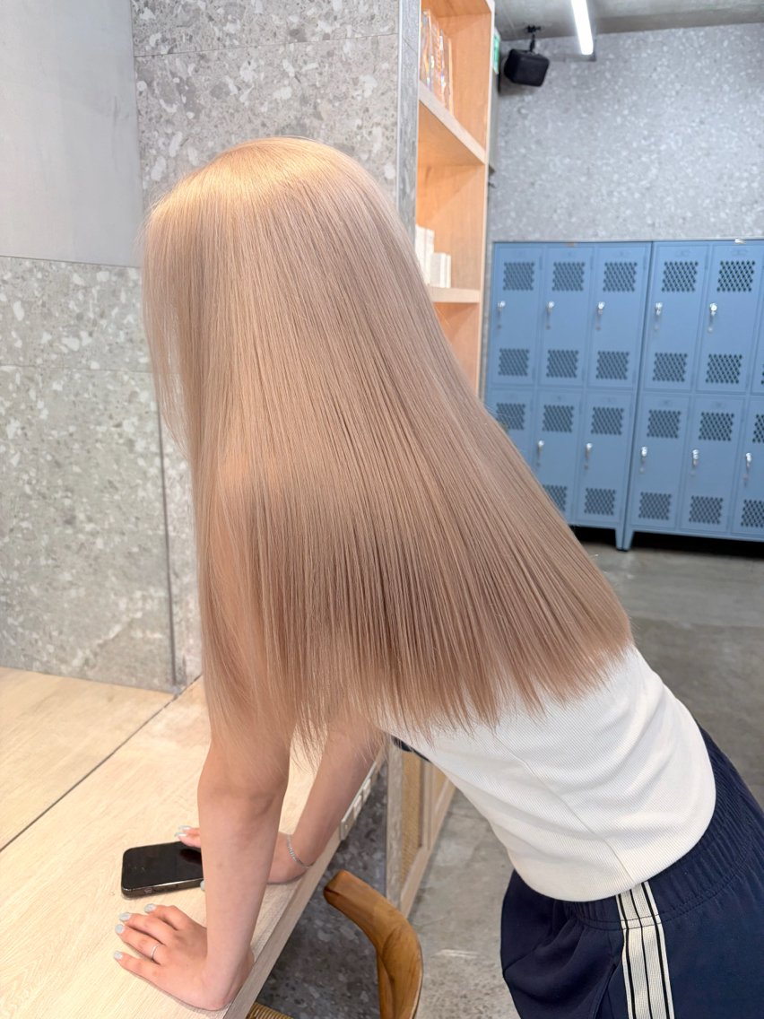 ロング カラー ヘアカラー トリートメント 愛されハイトーン ミルクティー職人ﾐﾜのヘアスタイル
