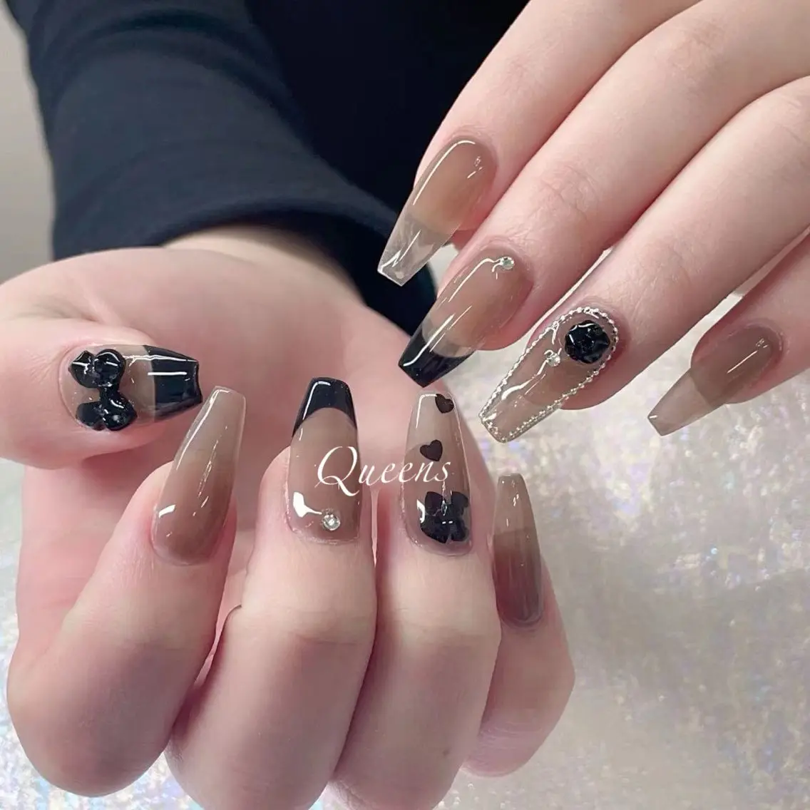 ネイル ハンドネイル Queens テイのネイルデザイン
