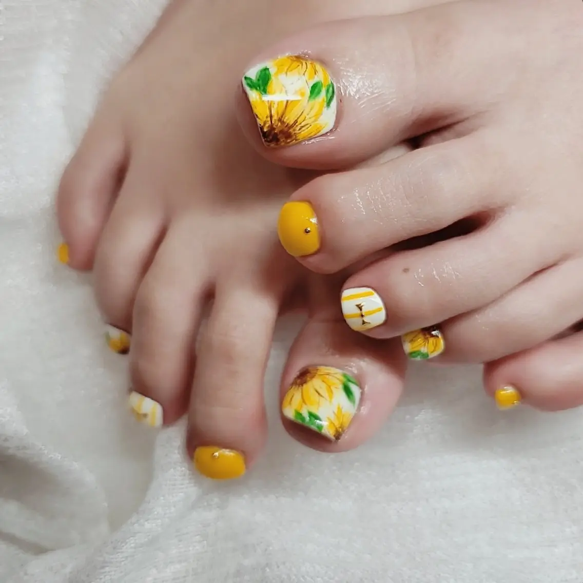 ネイル フットネイル Lunabloom. yurinaのネイルデザイン