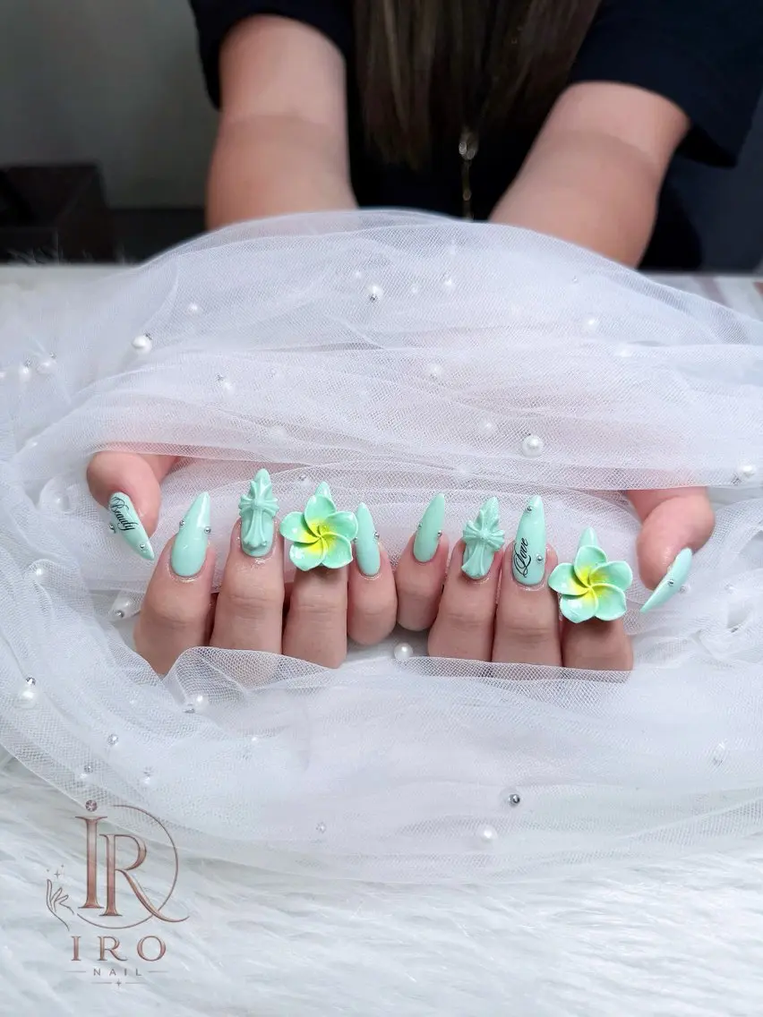 ネイル ハンドネイル IRO Nail Studioのネイルデザイン