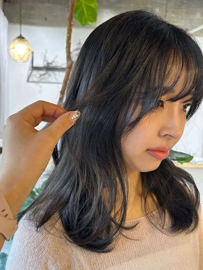 セミロング zest kalonのヘアスタイル