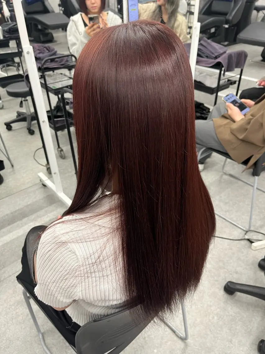 ロング カラー 流行りの透明感カラー ×縮毛矯正🤍ユウのヘアスタイル