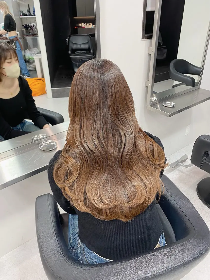 ロング トリートメント レイヤー・ブリーチ kiyotoshiのヘアスタイル