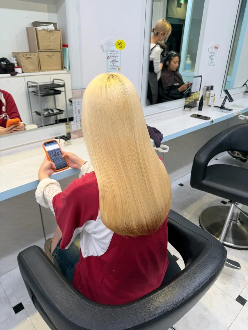セミロング カラー ヘアカラー トリートメント ブリーチカラー 🩵MIZUKIのヘアスタイル