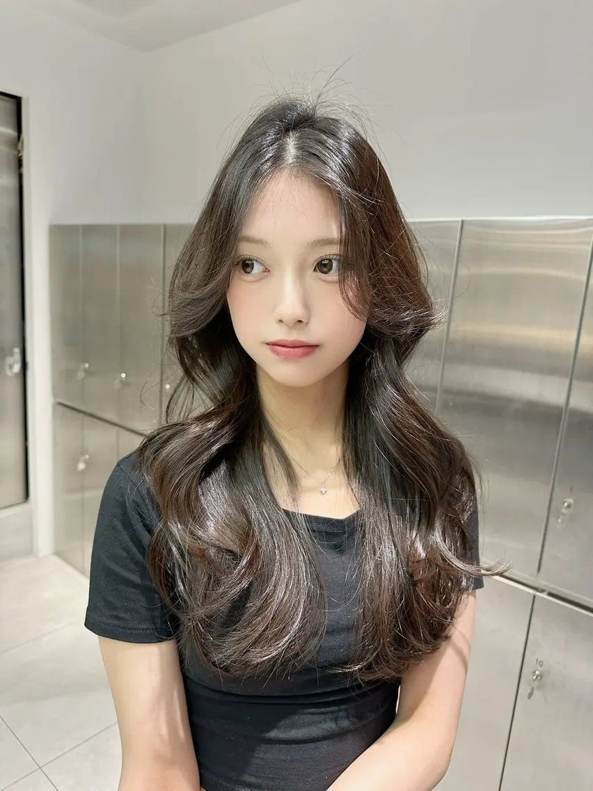 ロング カラー ブリーチ 透明感カラー ブリーチなしカラー 韓国風ヘア ヘアカラー 佐渡優 365連勤する美容師のヘアスタイル
