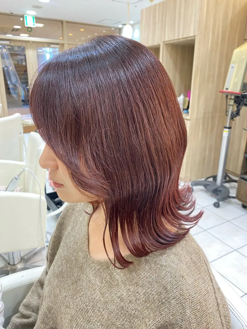 ミディアム くびれヘア 内山 歩美のヘアスタイル