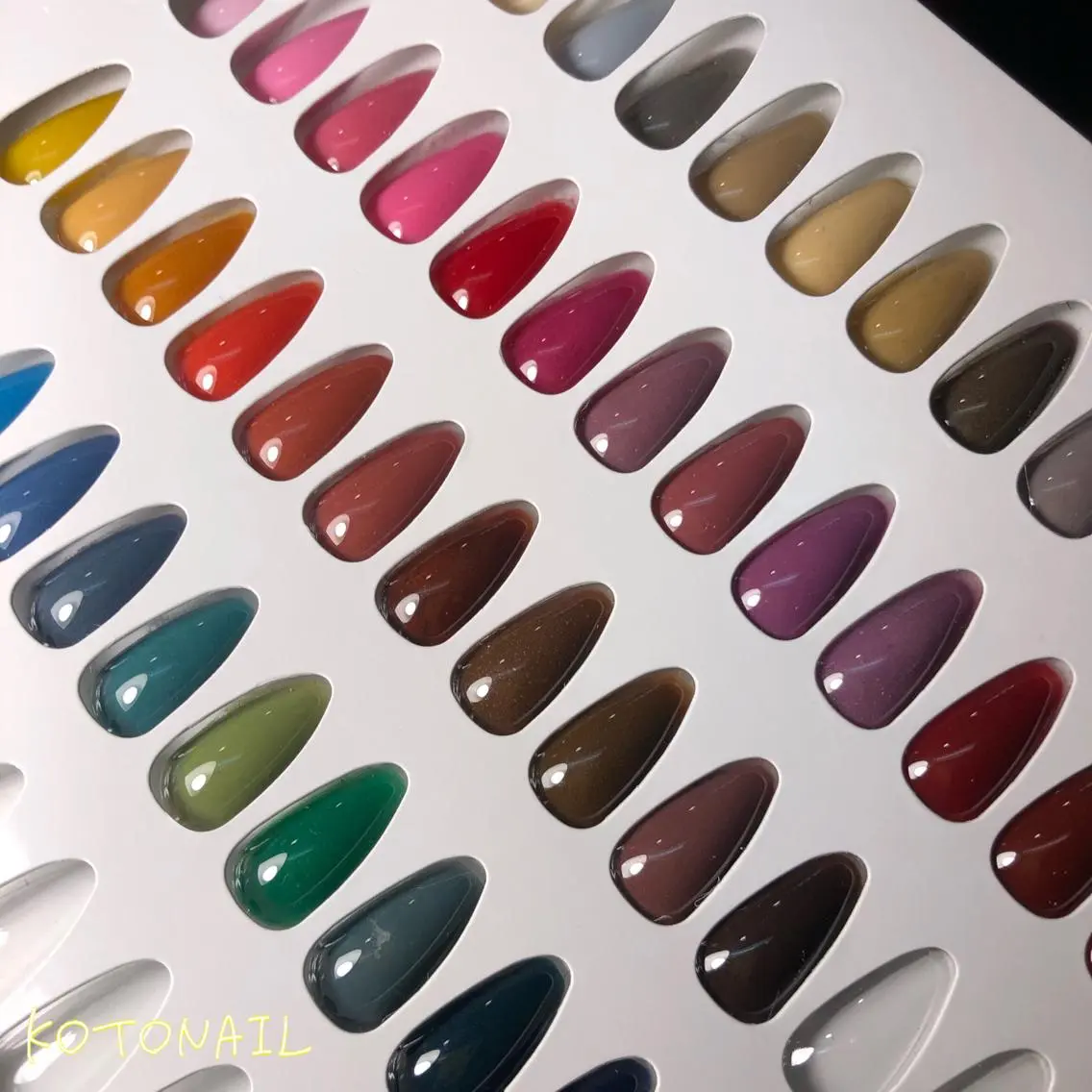 ネイル アートネイル フラッシュネイル フットネイル マグネットネイル ミラーネイル ハンドネイル koto nailのネイルデザイン