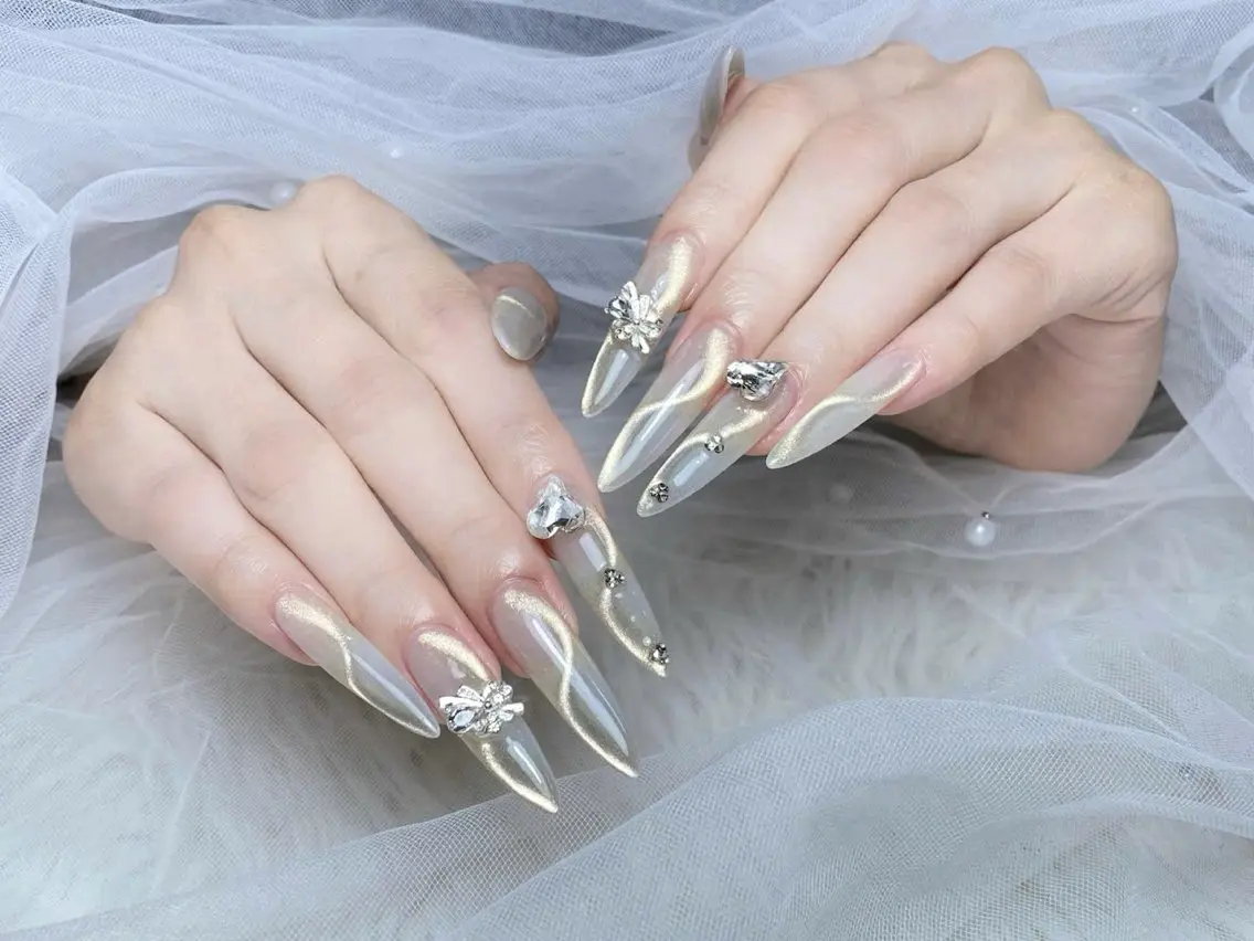 ネイル 長さ出し ジェルネイル 韓国ネイル マグネットネイル 持ち込み ハンドネイル SHE NAILのネイルデザイン
