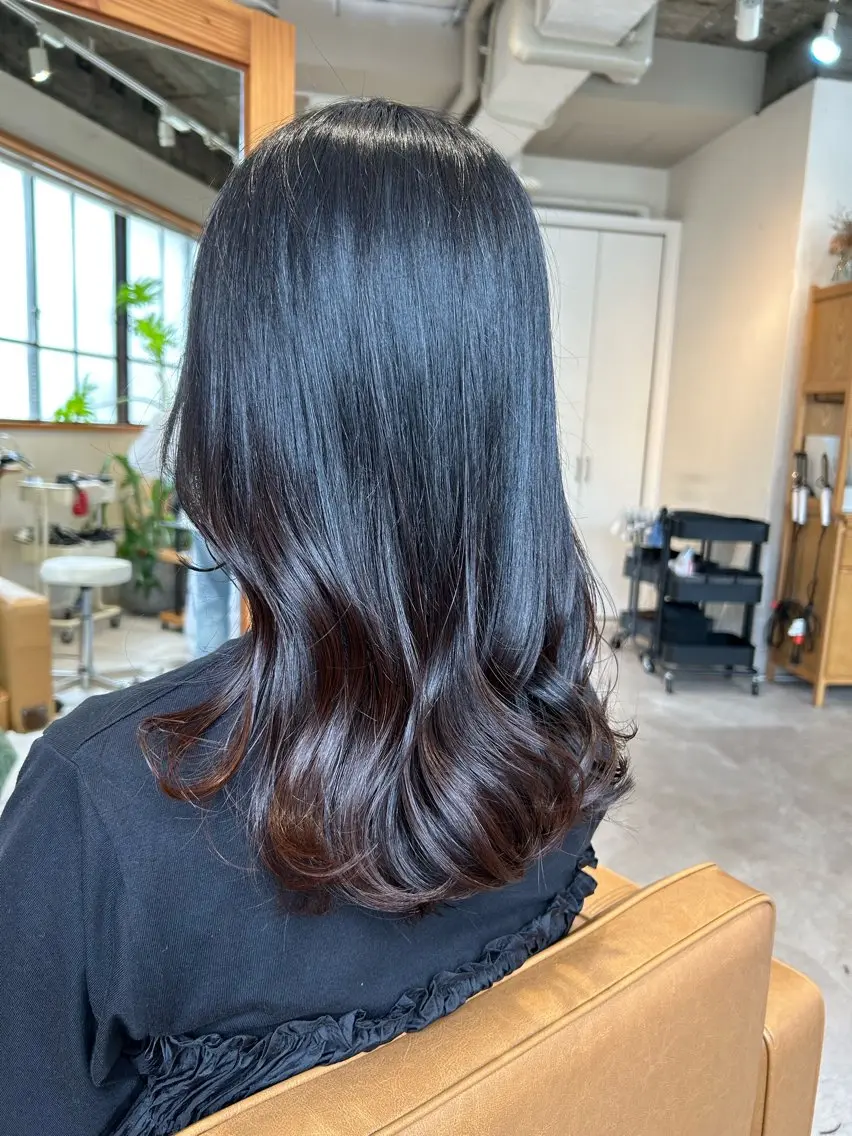 セミロング カット 盛本 彩乃のヘアスタイル