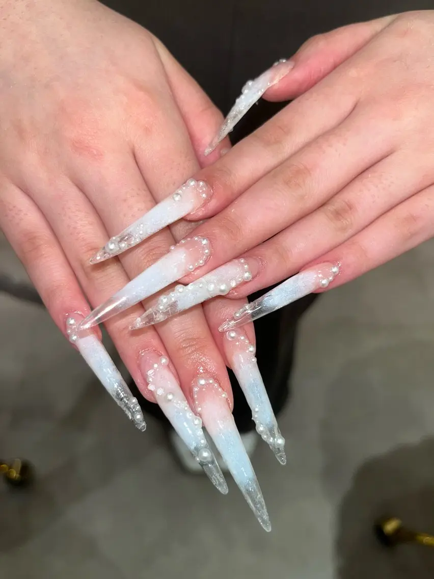 ネイル クリアネイル 氷ネイル・うるうるネイル ワンホンネイル ハンドネイル taminami Lunaのネイルデザイン
