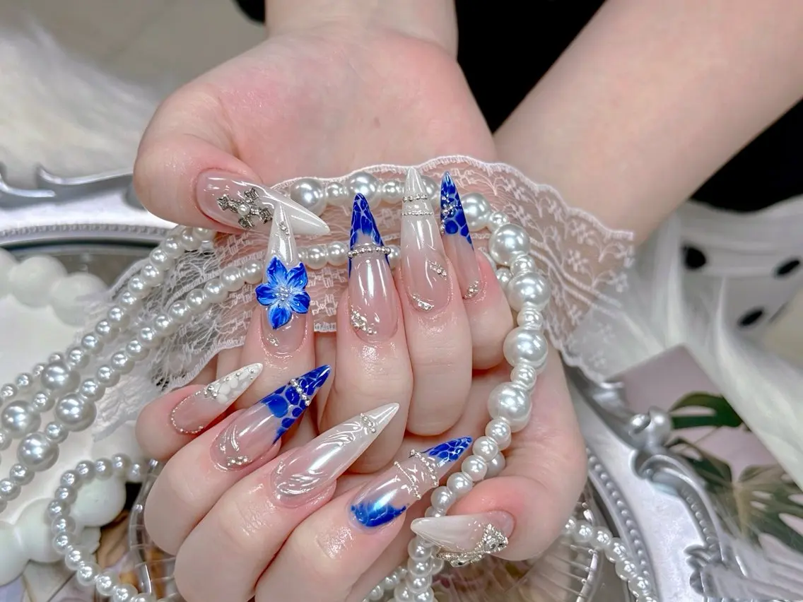 ネイル オーロラネイル チークネイル 長さ出し フットネイル フレンチネイル ハンドネイル ミ ナのネイルデザイン