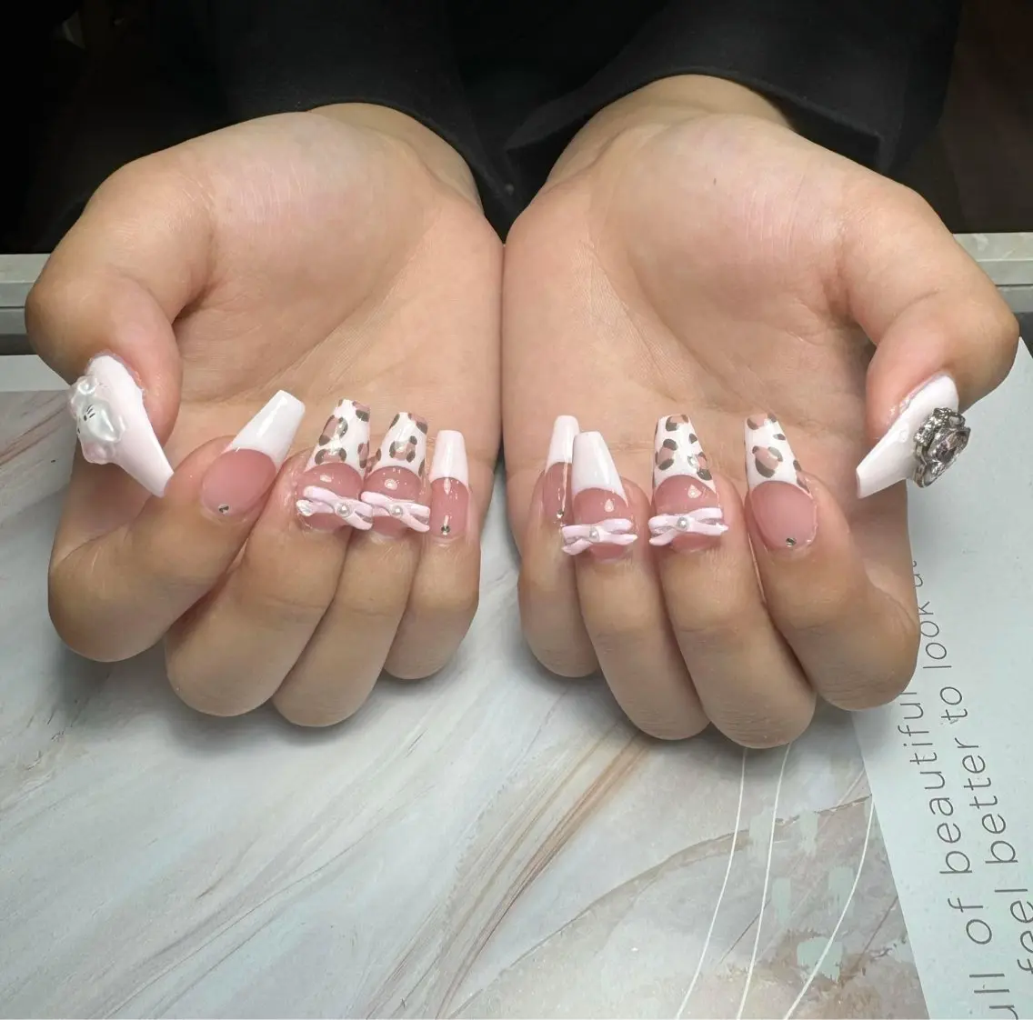 ネイル フレンチネイル ジェルネイル 韓国ネイル マグネットネイル マグネットフレンチ akina nailsのネイルデザイン