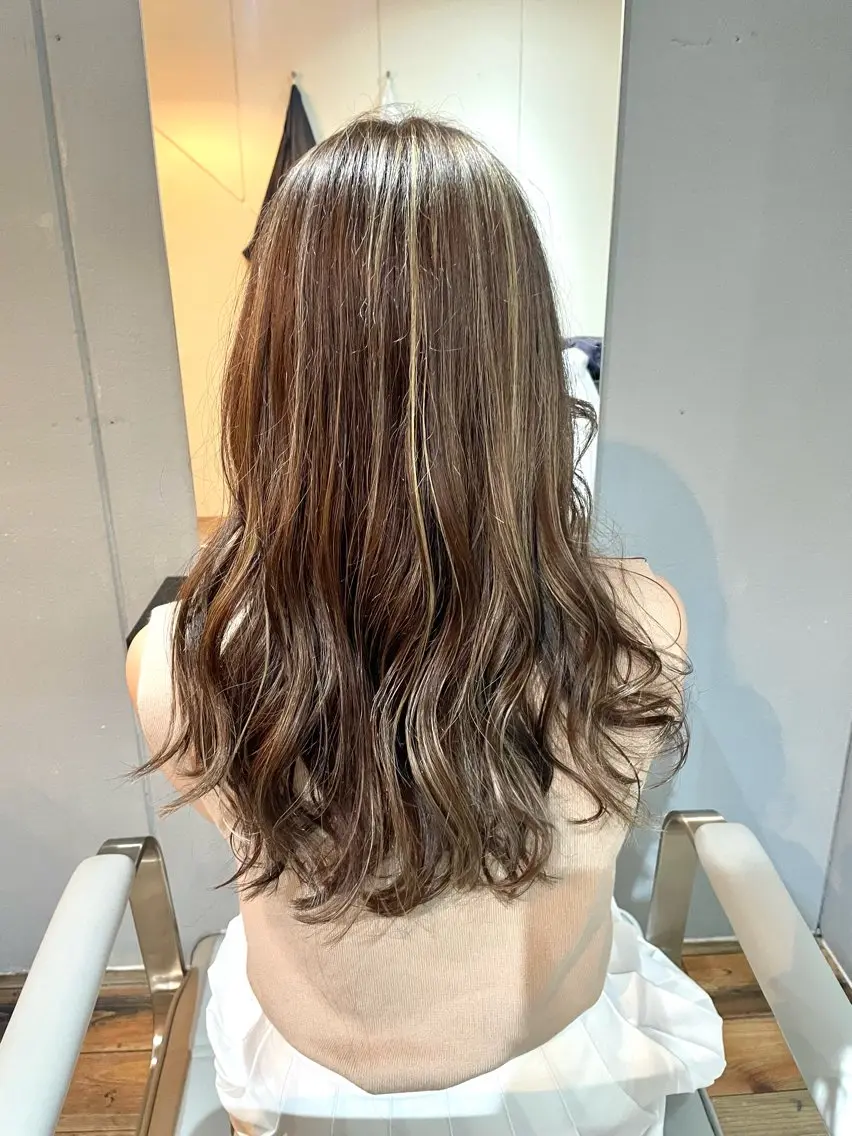 ロング カラー ハイライトカラー ハイライト デジタルパーマ特化 杉浦 夏生のヘアスタイル