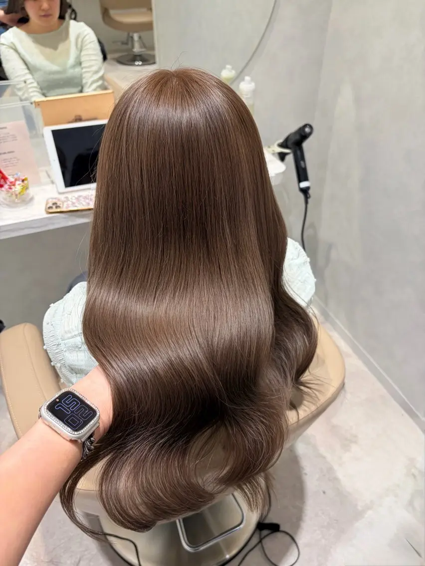 ロング カラー カット ヘアカラー トリートメント AYANO ／レイヤー／オリーブのヘアスタイル