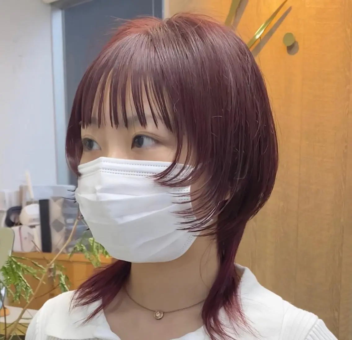 ショート カラー ウルフカット 横尾 歩のヘアスタイル