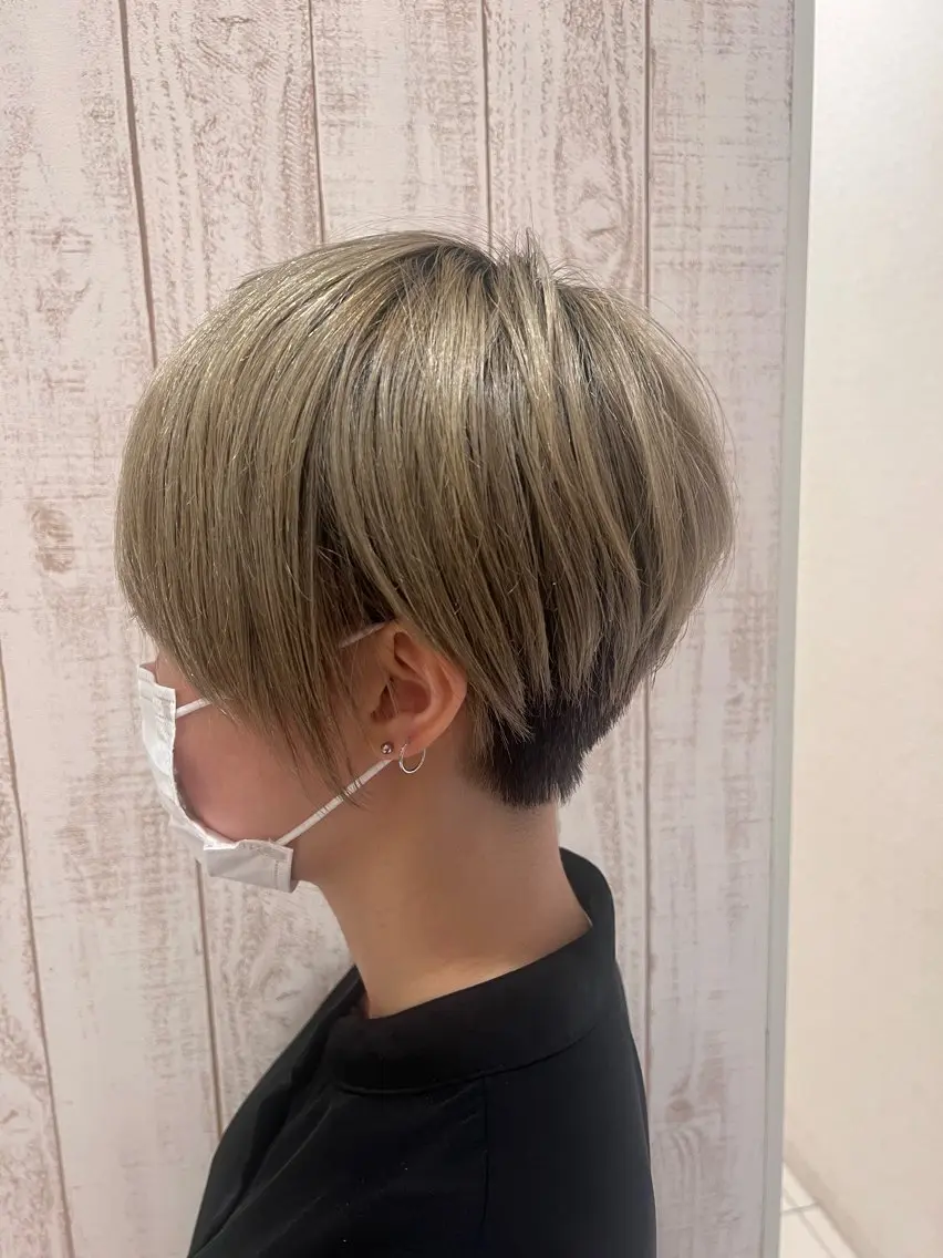 ショート カラー ベージュカラー 透明感カラー ミルクティーベージュ ヘアカラー トリートメント 豊田 恭平のヘアスタイル