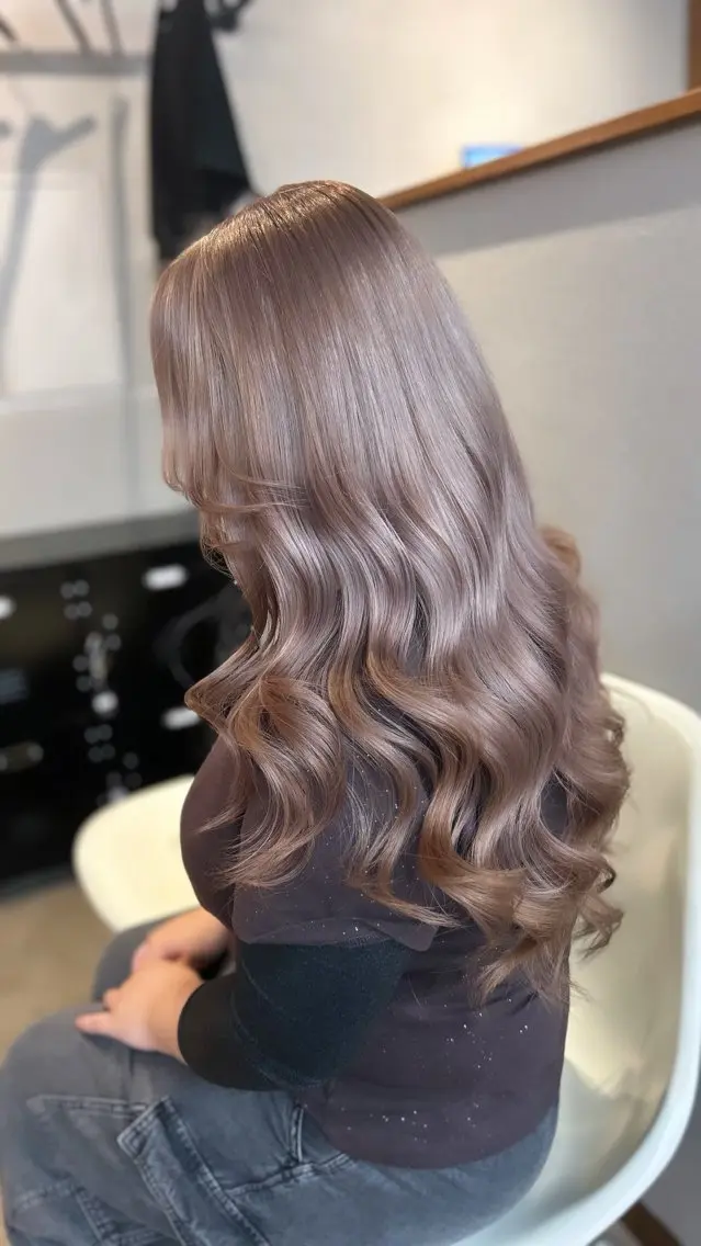 ロング 柳沼 沙季奈のヘアスタイル