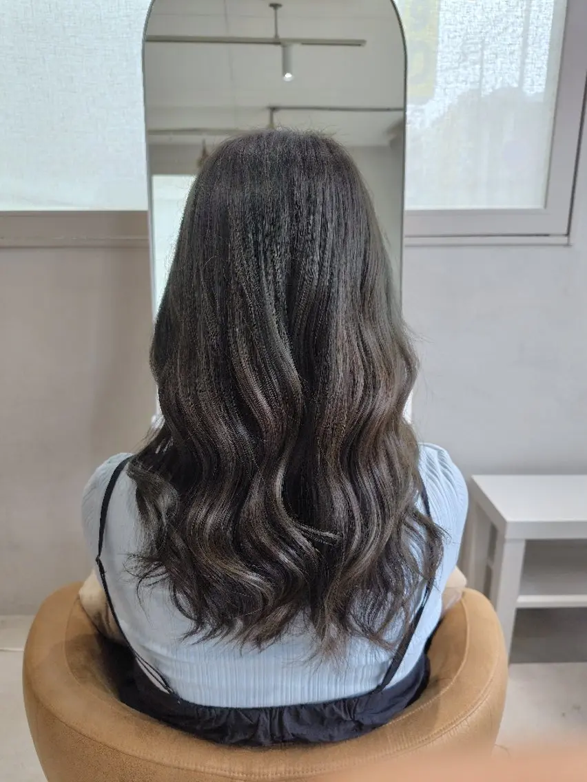 セミロング ヘアカラー 🌸花屋併設🌸石垣 友基のヘアスタイル