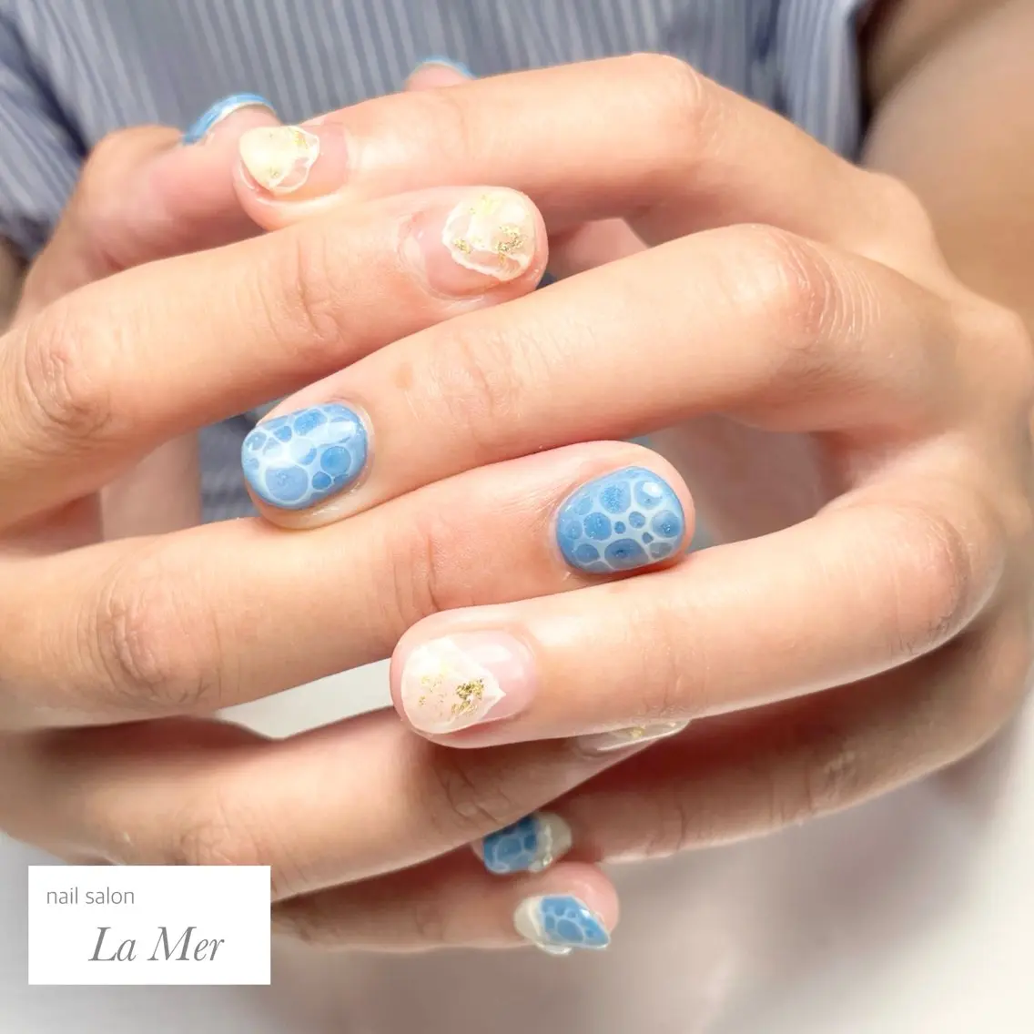 ネイル ブルー ニュアンスネイル 夏ネイル ハンドネイル nailsalon La Merのネイルデザイン