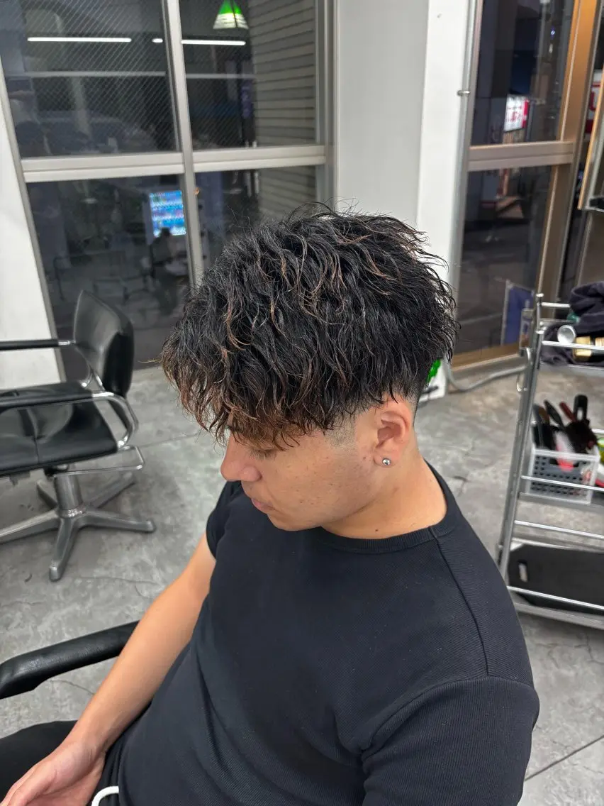 パーマ メンズ メンズ特化✨️ 韓国風パーマ🔥一八のヘアスタイル