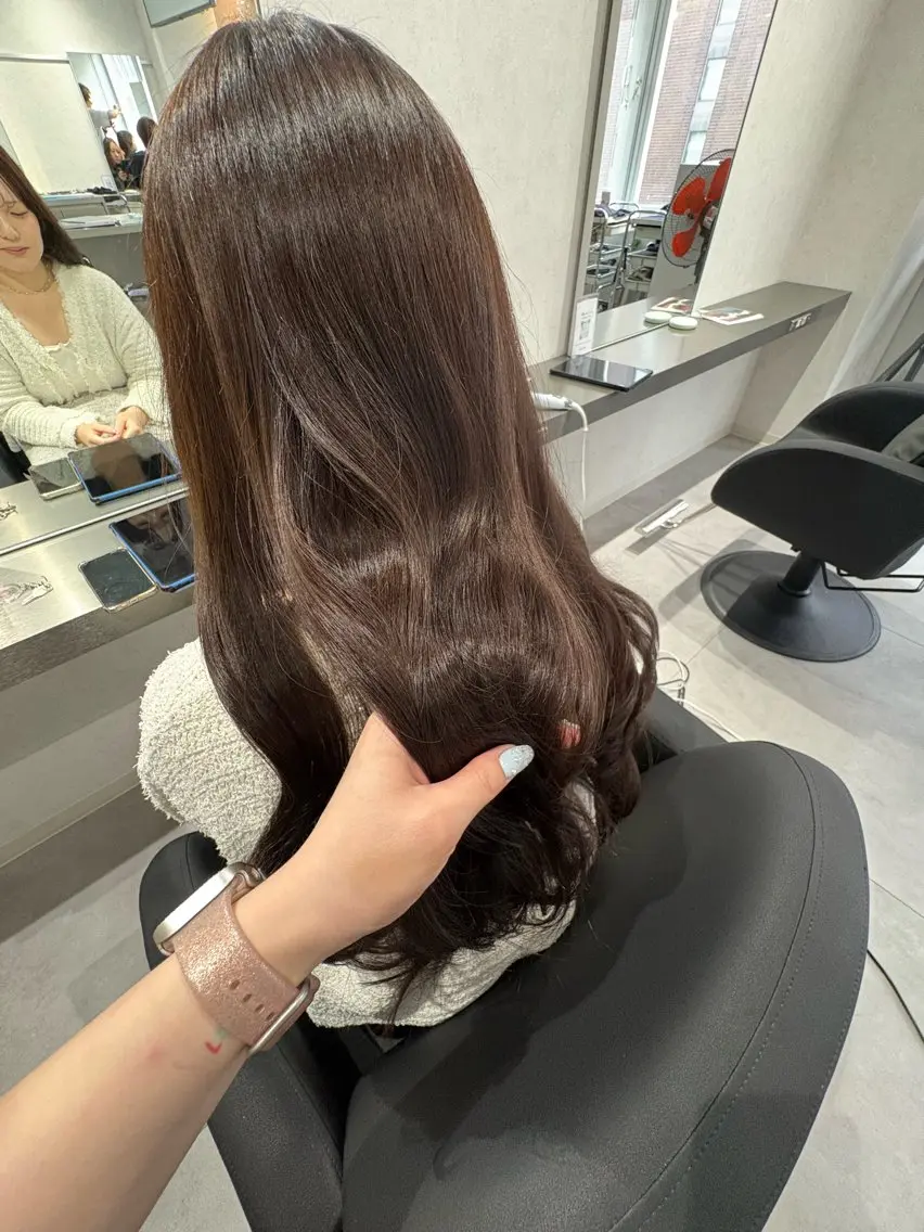ロング カラー ヘアアレンジ ブラウンカラー チョコレートブラウン 透明感カラー トリートメント ヘアカラー トリートメント 韓国透明感🇰🇷 SAKURAのヘアスタイル