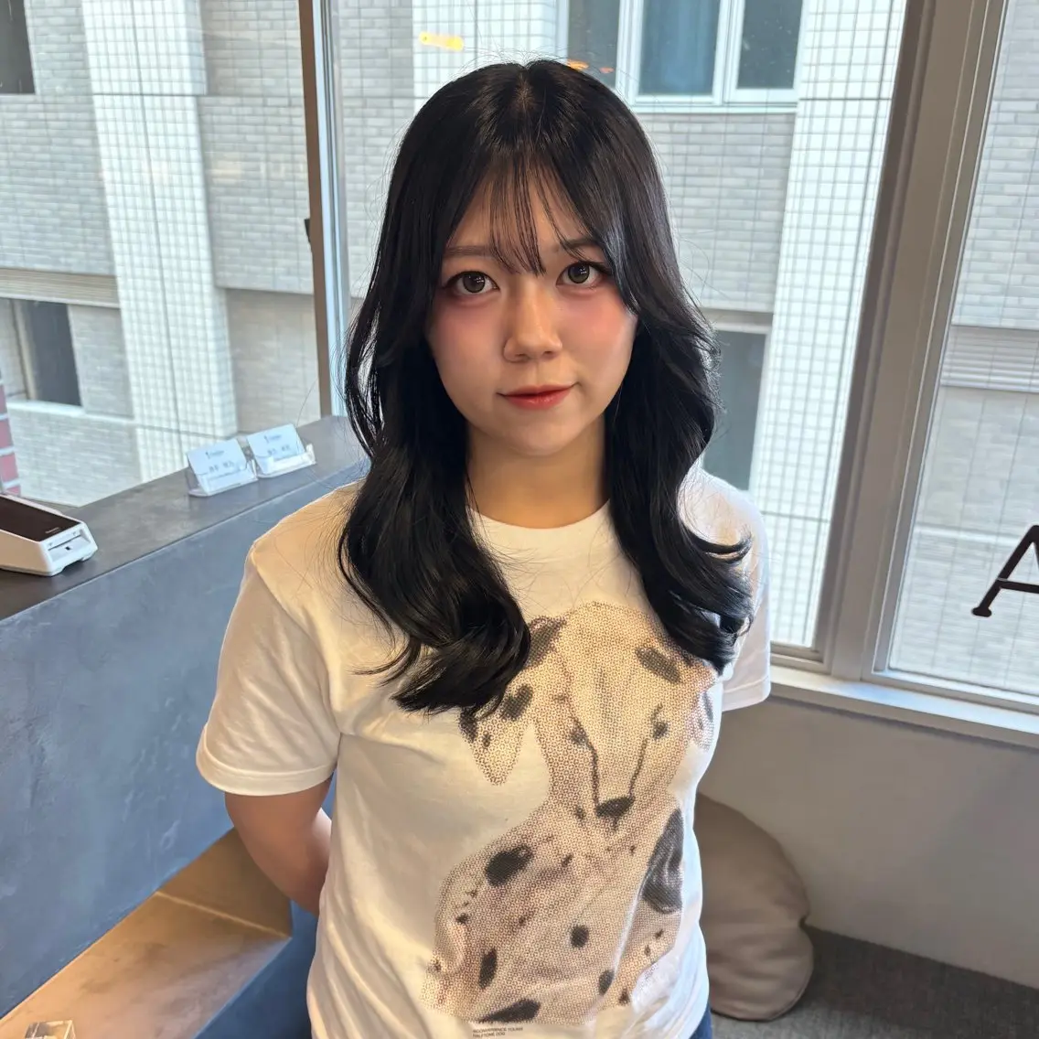 セミロング ヘアカラー 夜久 来実のヘアスタイル