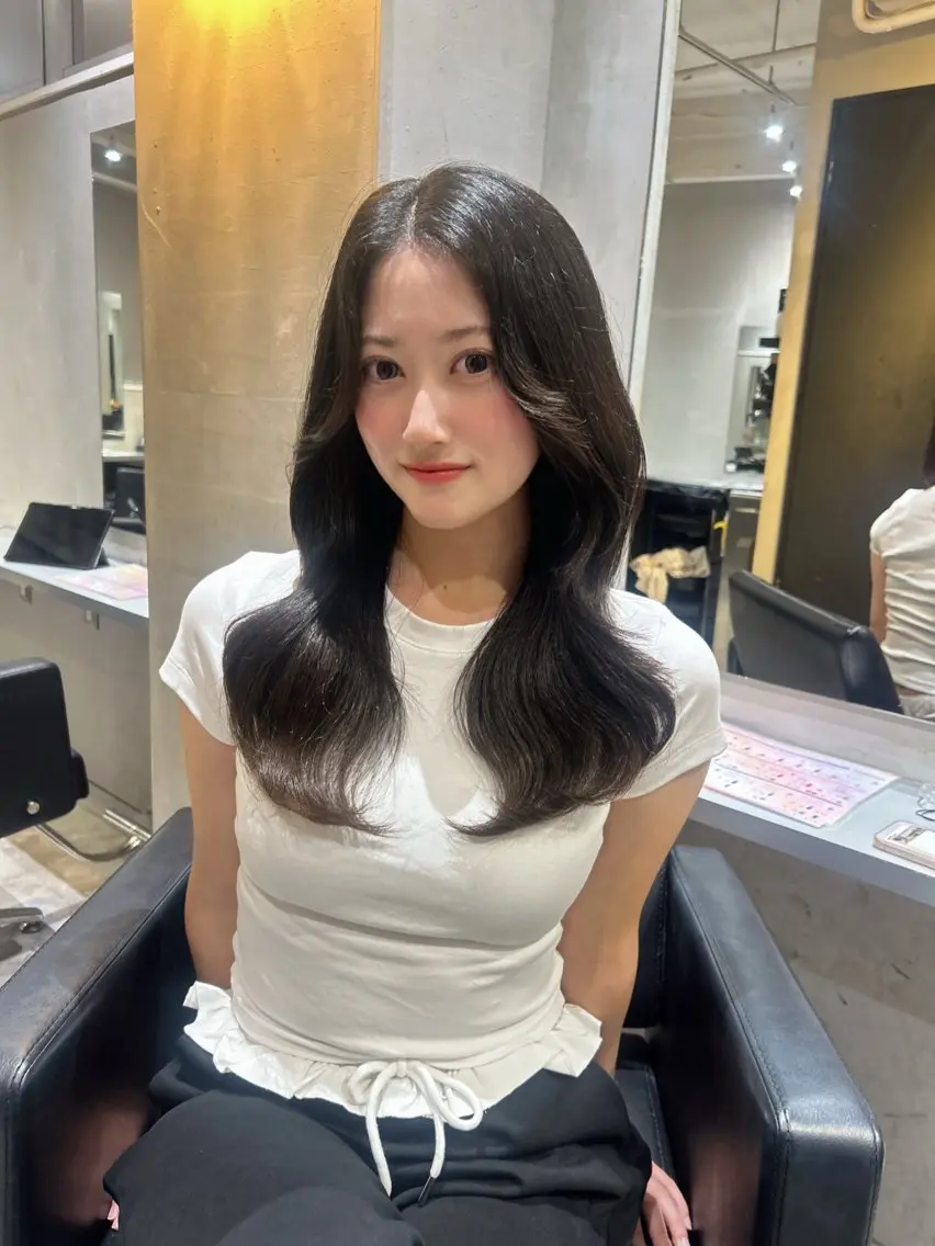 セミロング カラー カット ヘアカラー トリートメント ブリーチなし透明感 カラー🤍ྀིきららのヘアスタイル