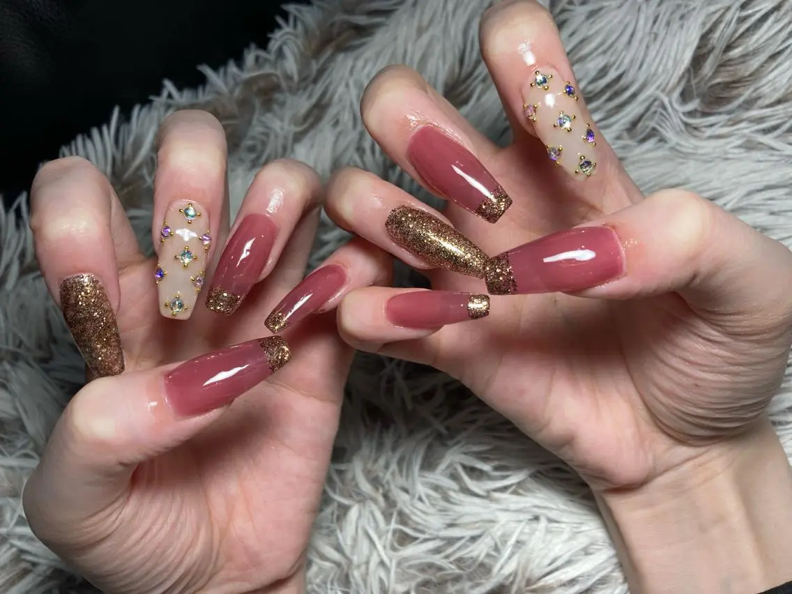 ロング ネイル ハンドネイル ✴︎ Delightのネイルデザイン