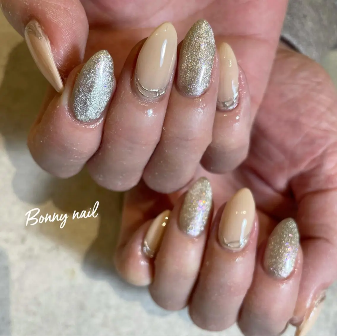 ミディアム ネイル マグネットネイル BONNY NAIL 【えみか】のネイルデザイン
