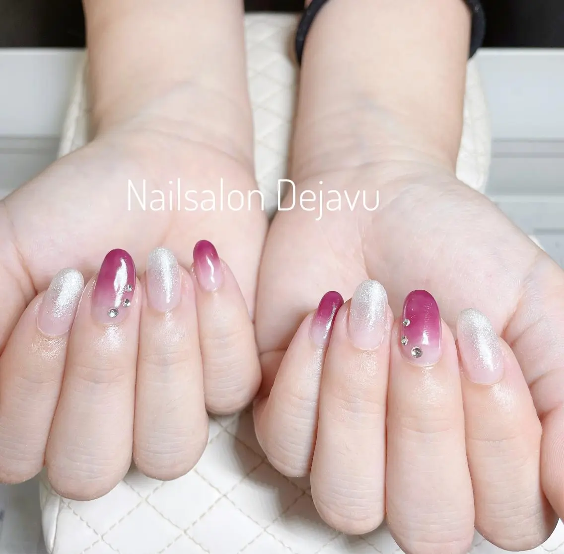 ネイル アートネイル ジェルネイル グラデーション ラメ(グリッター) ラメグラデーション ハンドネイル Nail salon Dejavu 🌿のネイルデザイン
