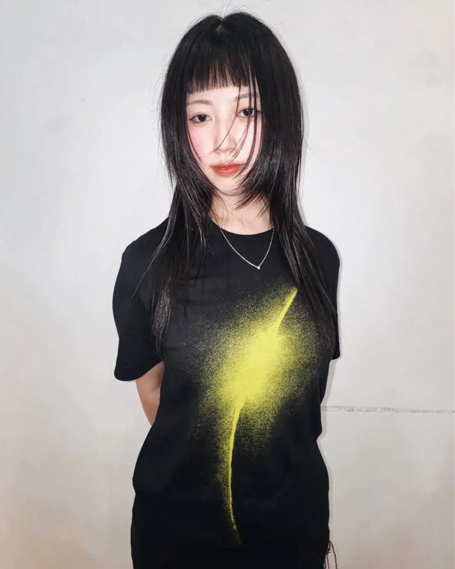 ロング 顔まわりレイヤー 顔周りカット ハッシュカット レイヤーカット カット ヘアカラー トリートメント スパイラルパーマ/デ ザインカット/アミのヘアスタイル